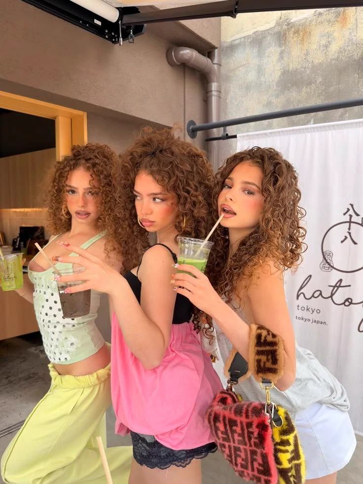 the Kalogeras sisters thumbnail