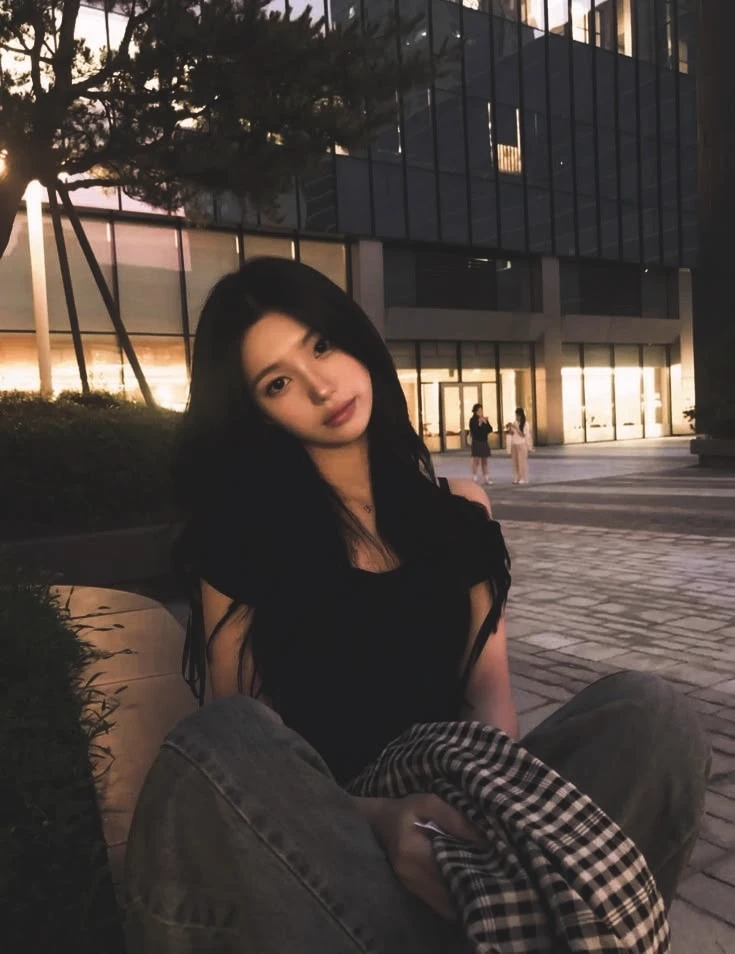 Hyeri thumbnail