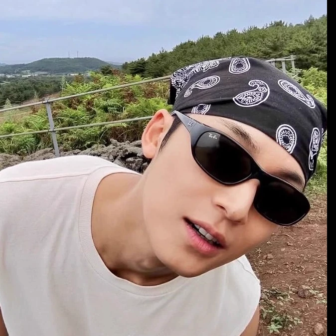 Kim Mingyu thumbnail