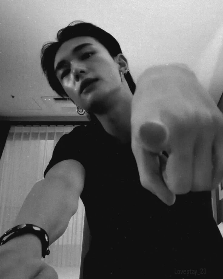 Hwang Hyunjin thumbnail