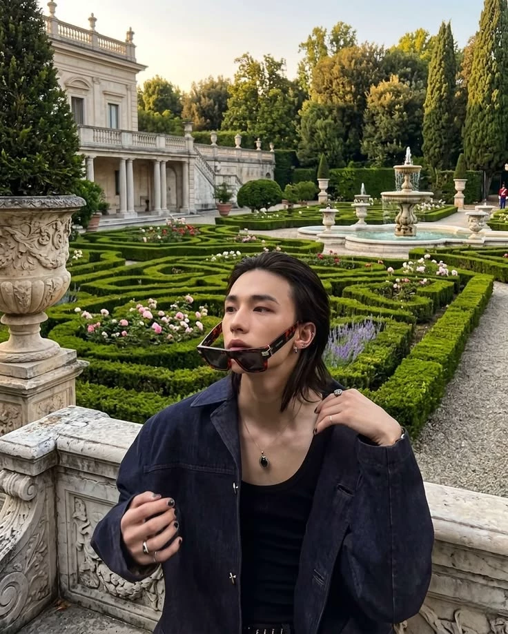 Hwang Hyunjin thumbnail