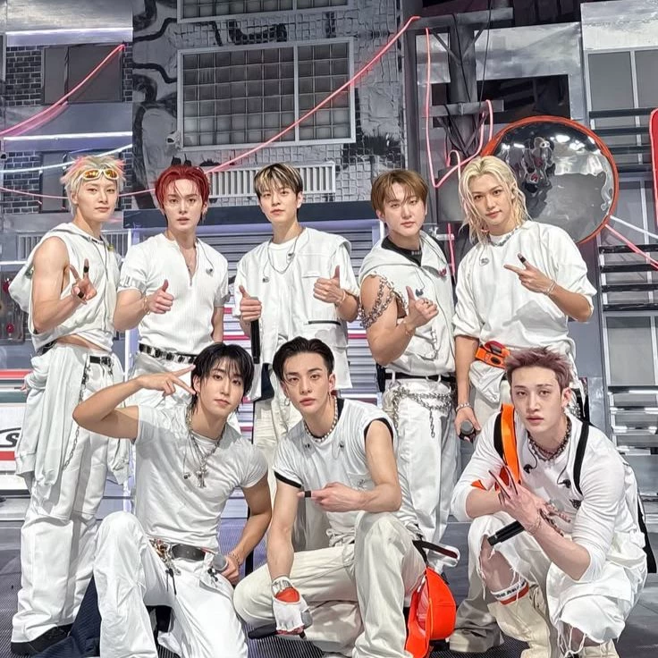 Stray Kids thumbnail
