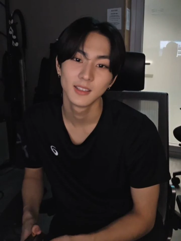 Jungwon thumbnail