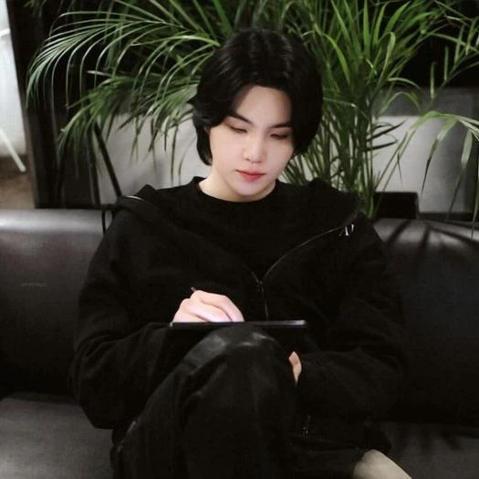 Mafia boss Yoongi and his disabled son thumbnail