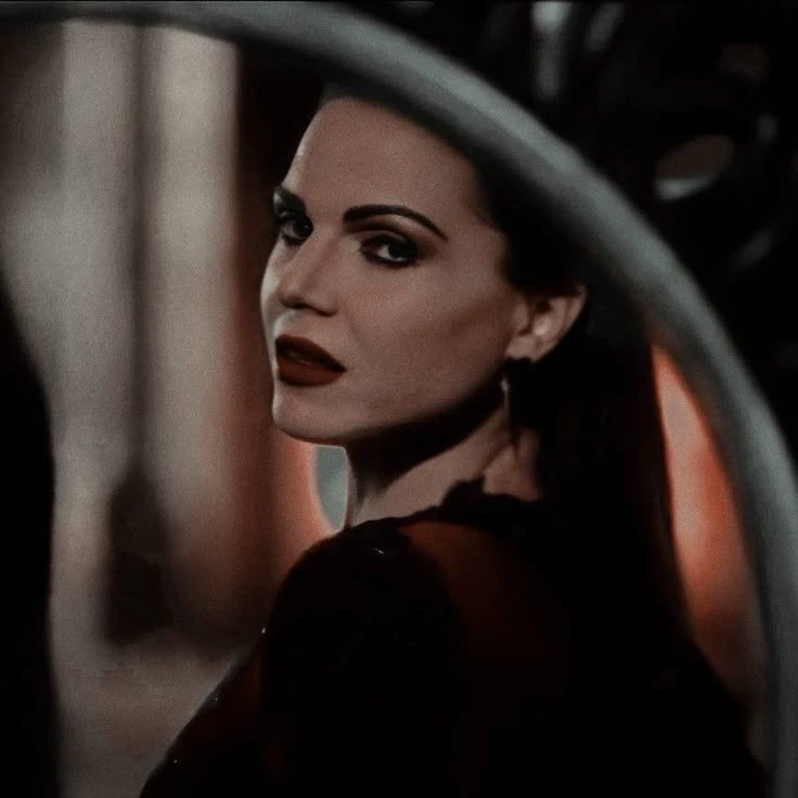 Regina Mills - Evil Queen thumbnail