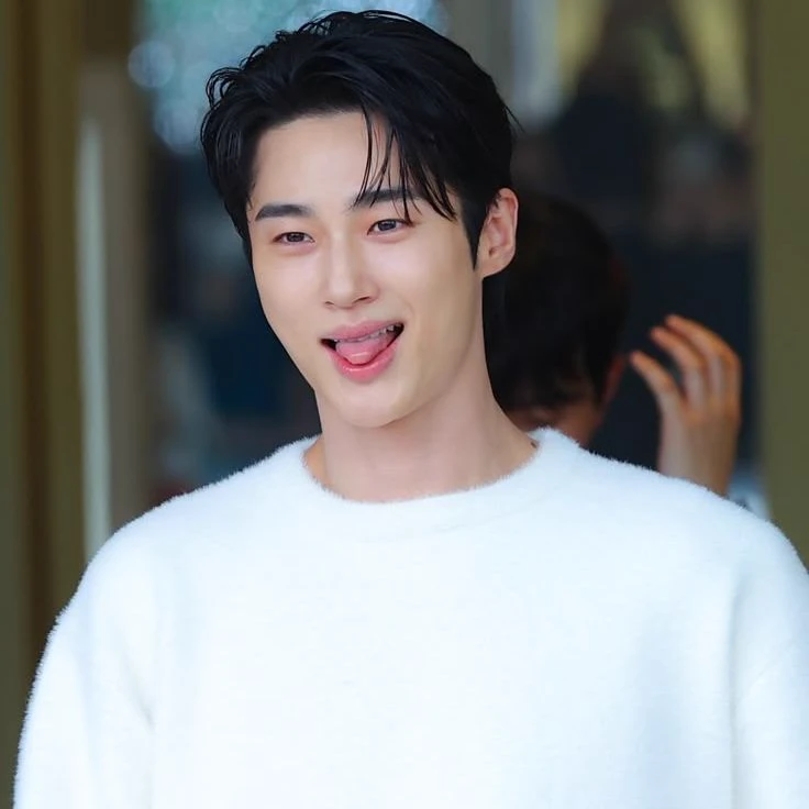 Byeon woo-seok thumbnail