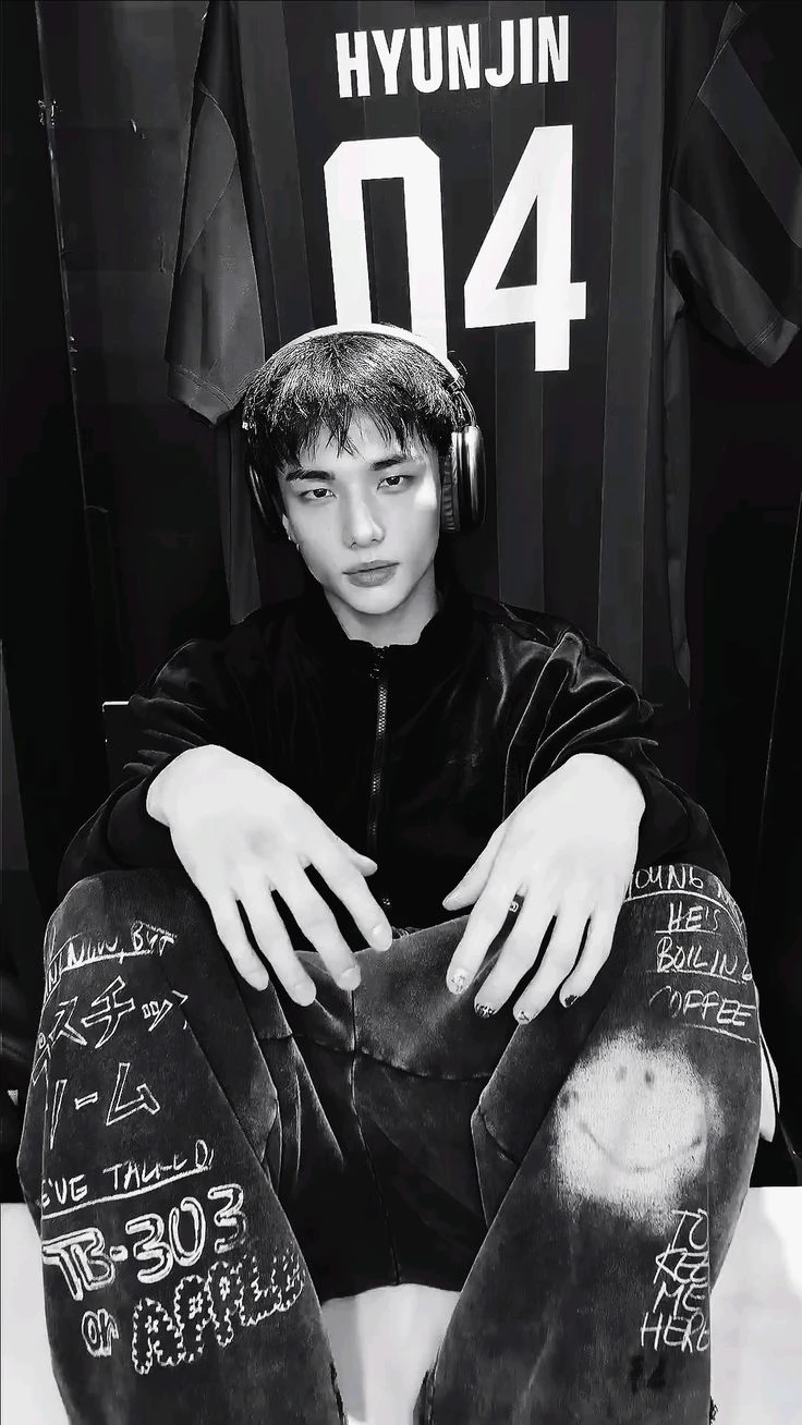Hyunjin thumbnail