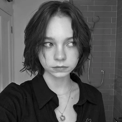 Emma Myers/\_ thumbnail