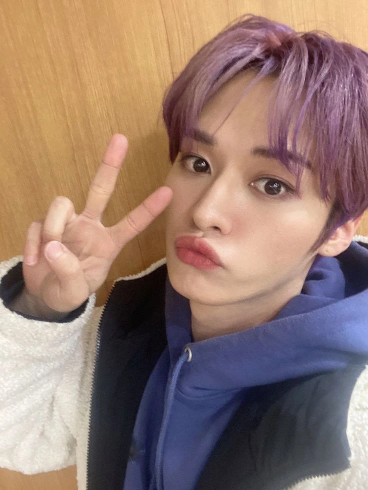 Lee Know - Minho thumbnail