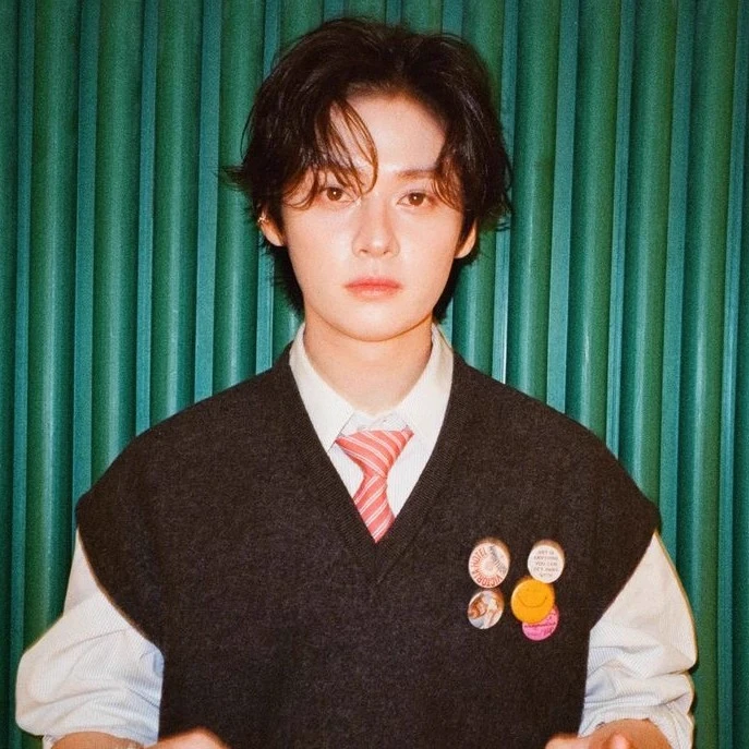Lee Know - Minho thumbnail
