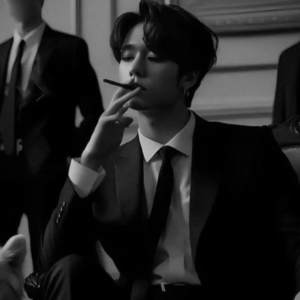 Lee Know - Minho thumbnail
