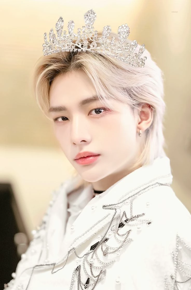 Hwang Hyunjin thumbnail