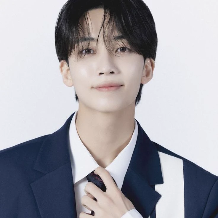 Yoon Jeonghan thumbnail