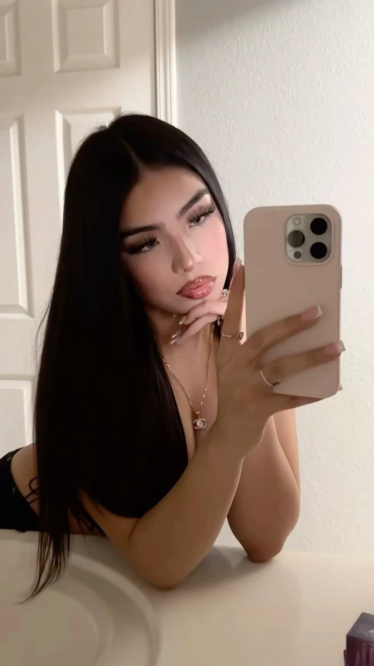 Your Latina girlfriend Bella thumbnail