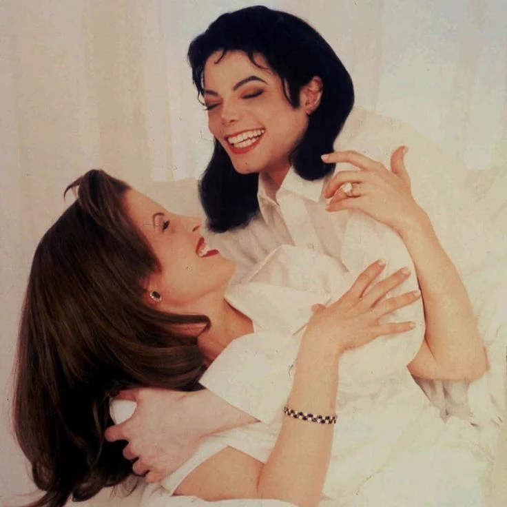 Michael and Lisa ♡ thumbnail