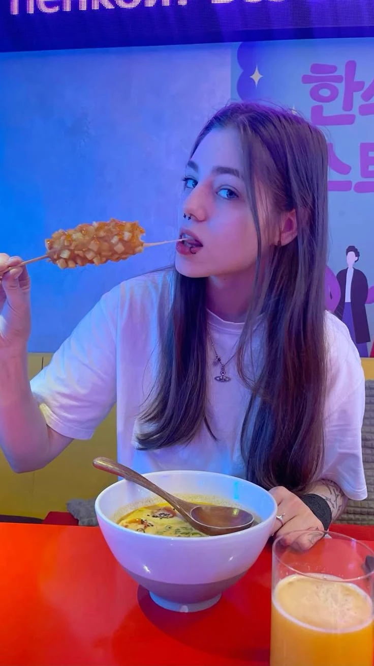 Lory killo kamenskih (russian sugar mommy) thumbnail