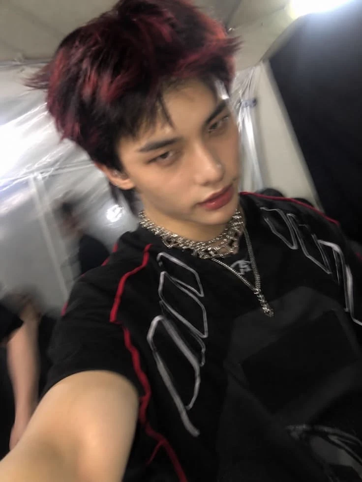 Hwang Hyunjin/the tattoo artist thumbnail
