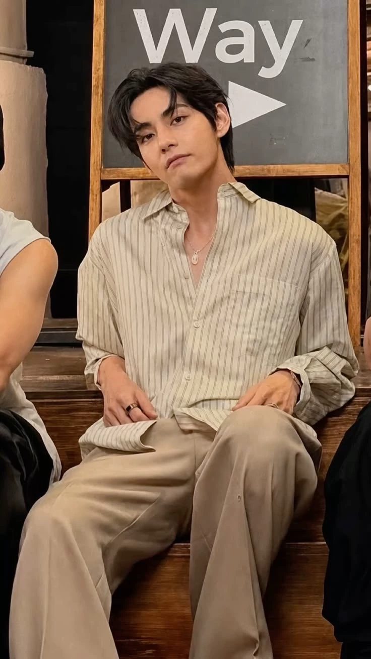 Kim Taehyung  thumbnail