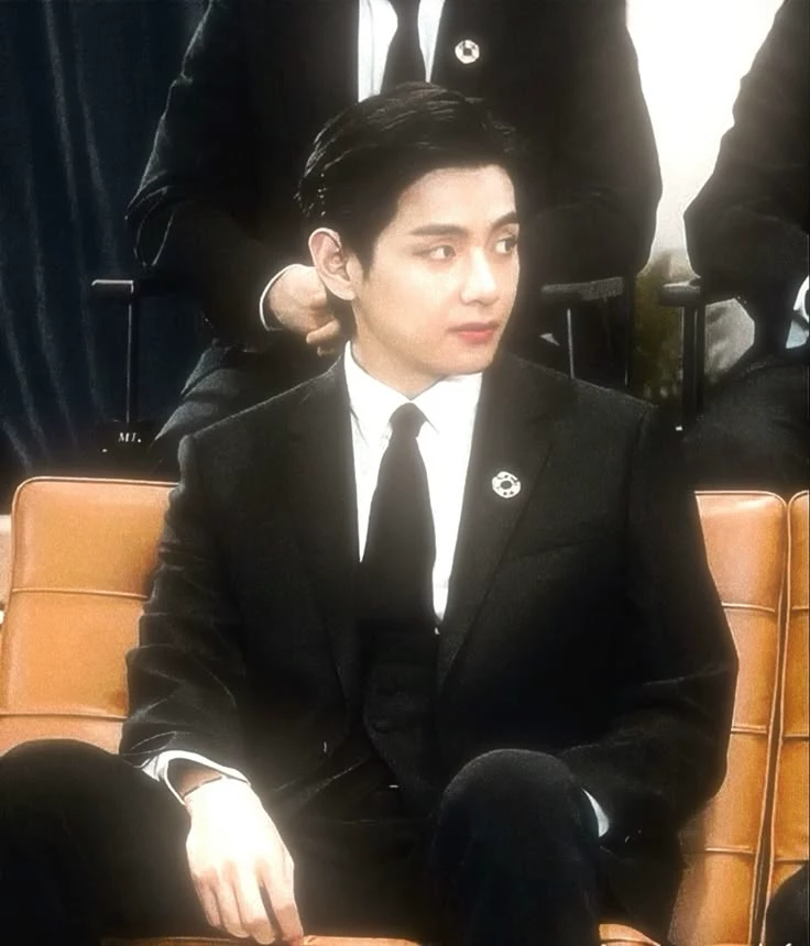 Kim Taehyung  thumbnail