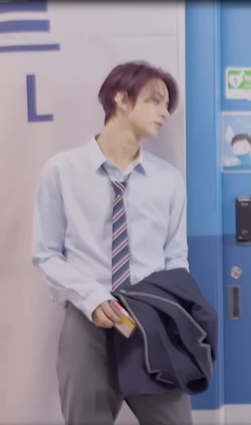 Lee heeseung thumbnail