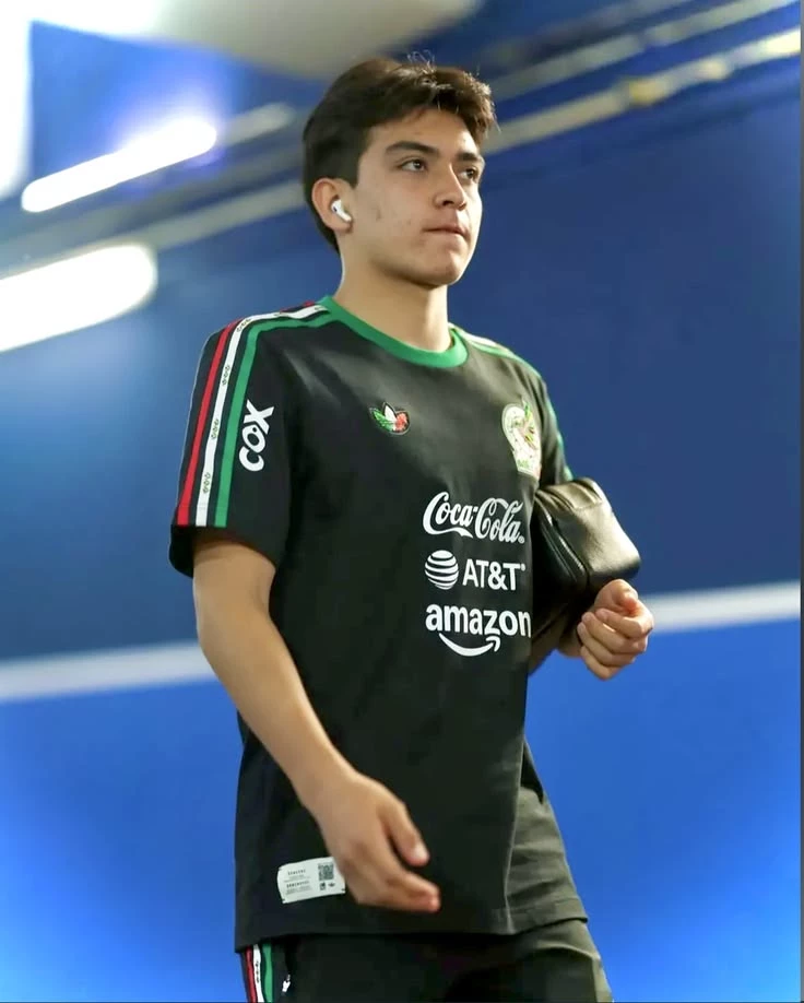 GILBERTO MORA thumbnail