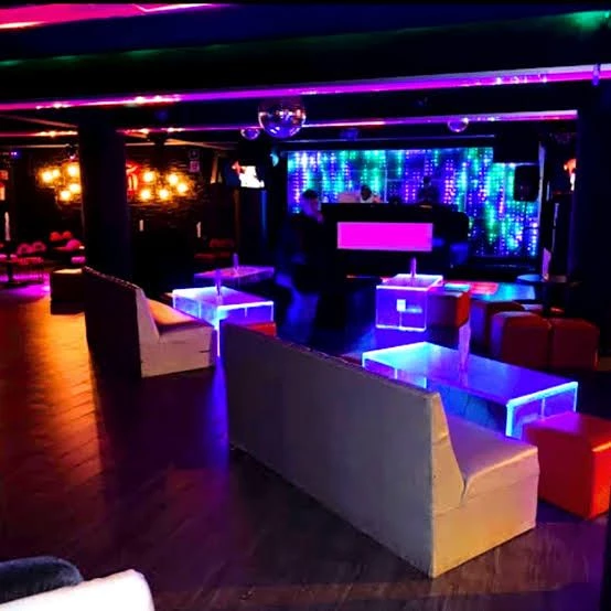 club night with friends thumbnail