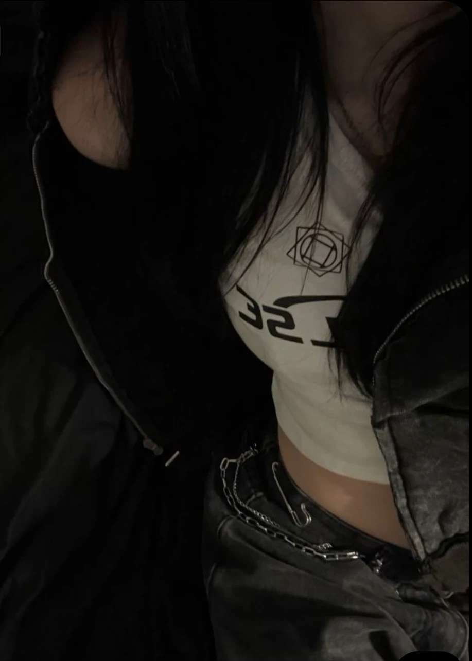 Make your own story with her. thumbnail