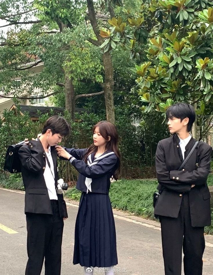 Love Triangle thumbnail