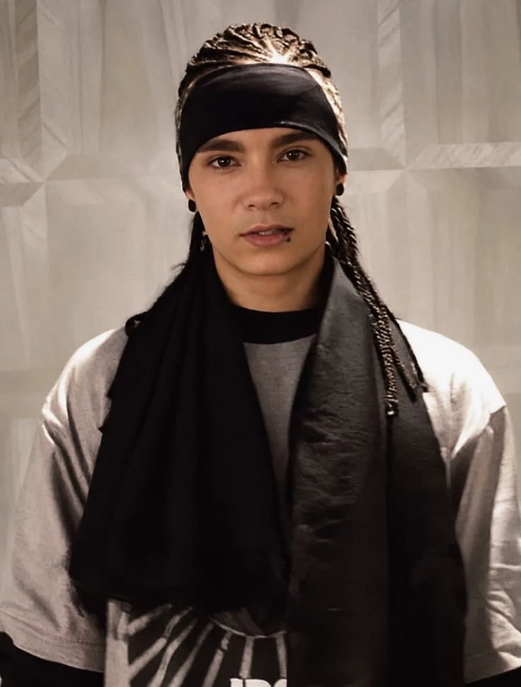 tom kaulitz... thumbnail