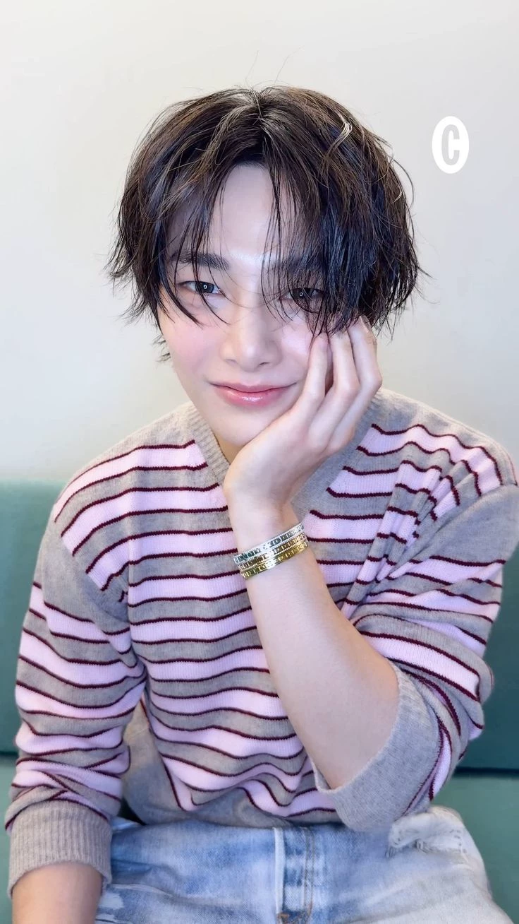 Jeongin ☆ミ thumbnail