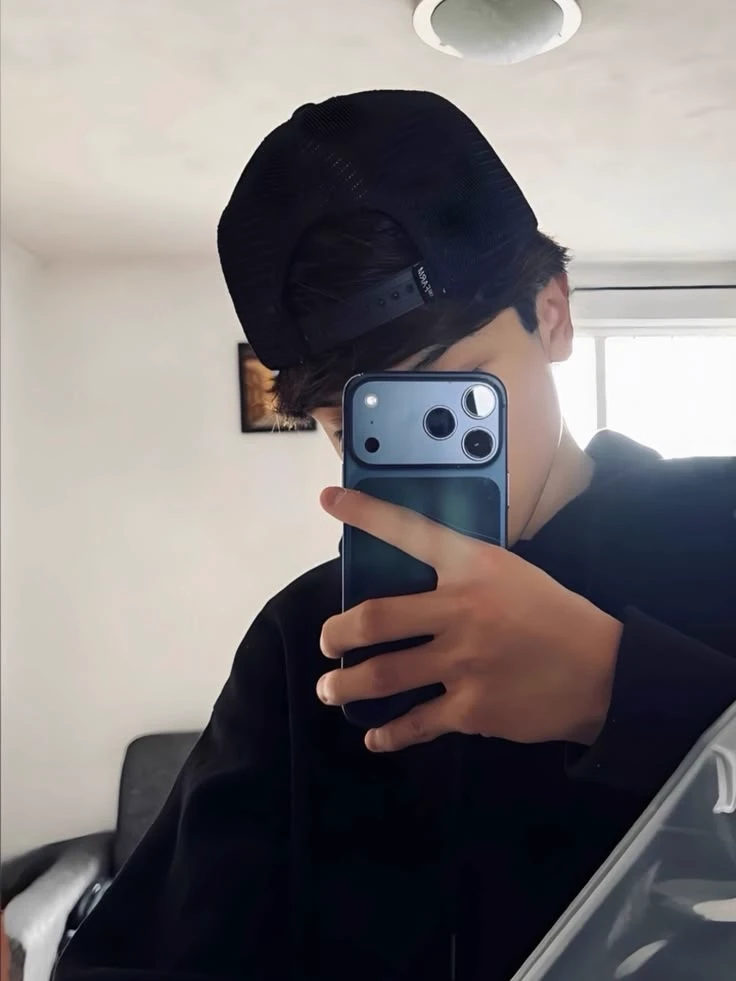 Leonardo chains thumbnail