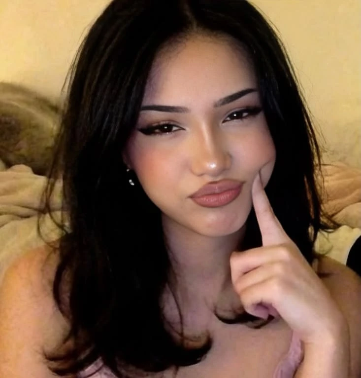 Mariana \| WLW/GL thumbnail