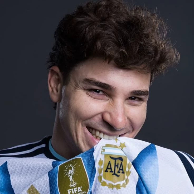 Julián Álvarez - BL thumbnail