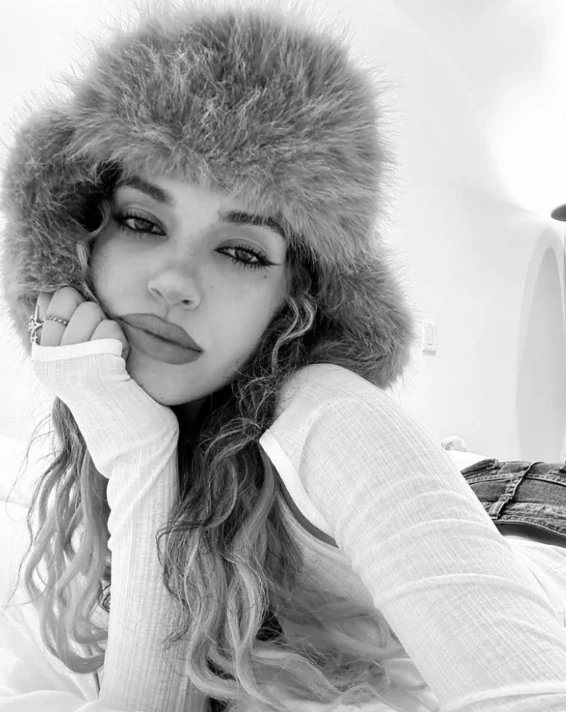 Daniela Avanzini // (WLW) thumbnail