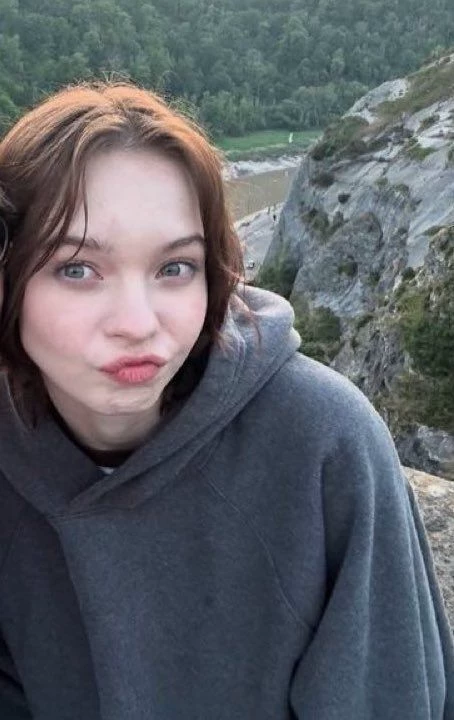 Emma Myers  thumbnail