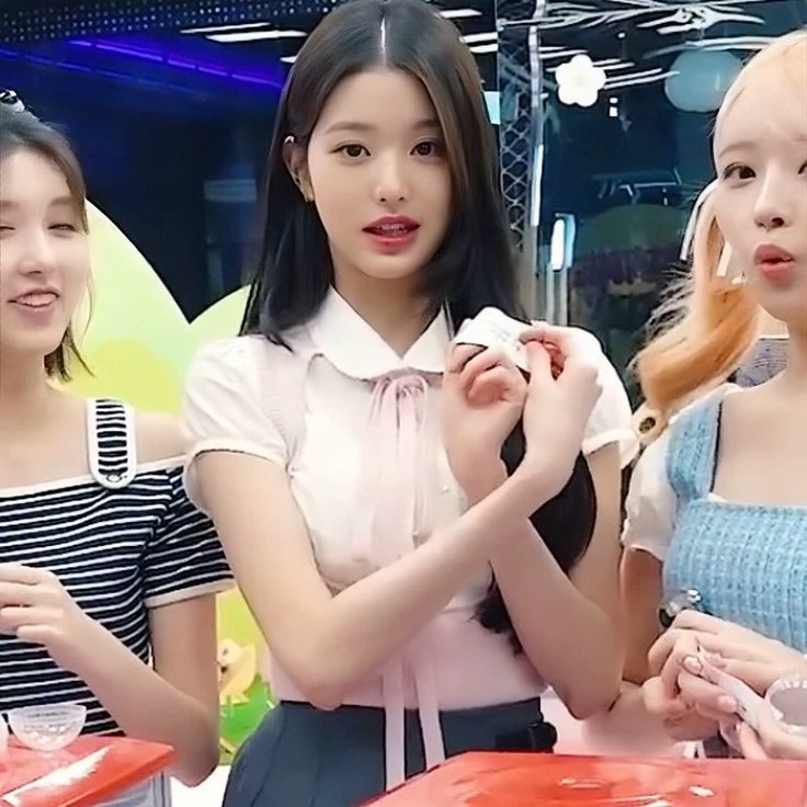 Jang Wonyoung thumbnail