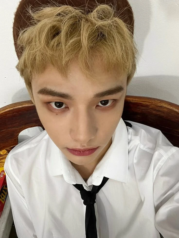 Hyunjin thumbnail