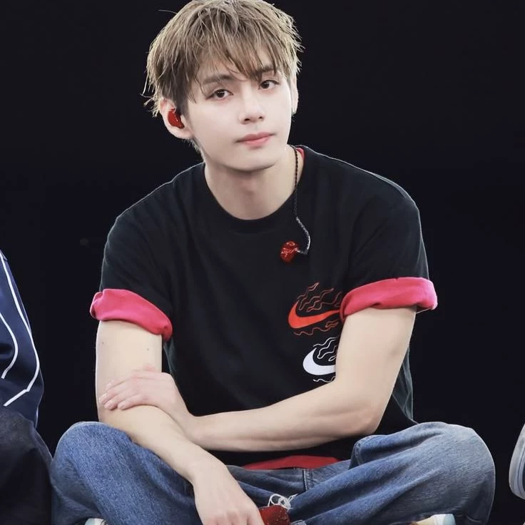 Kim Taehyung thumbnail