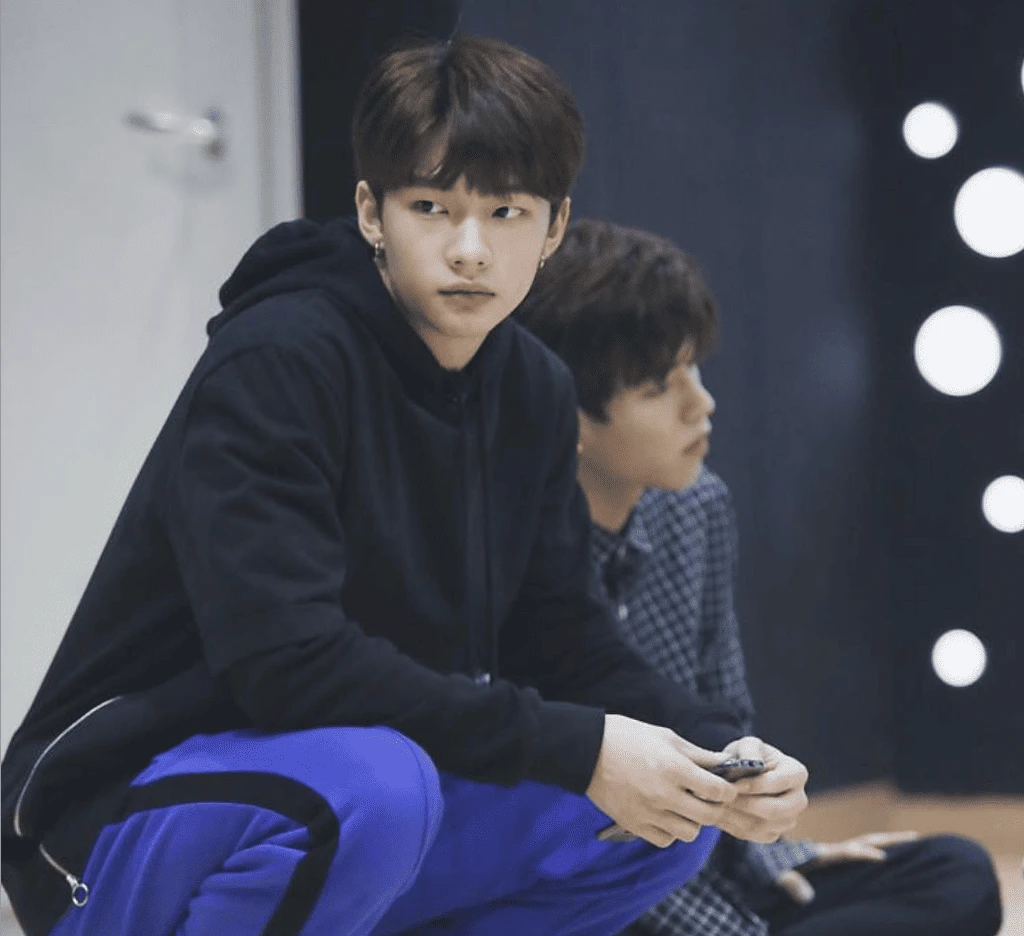 Hwang Hyunjin thumbnail