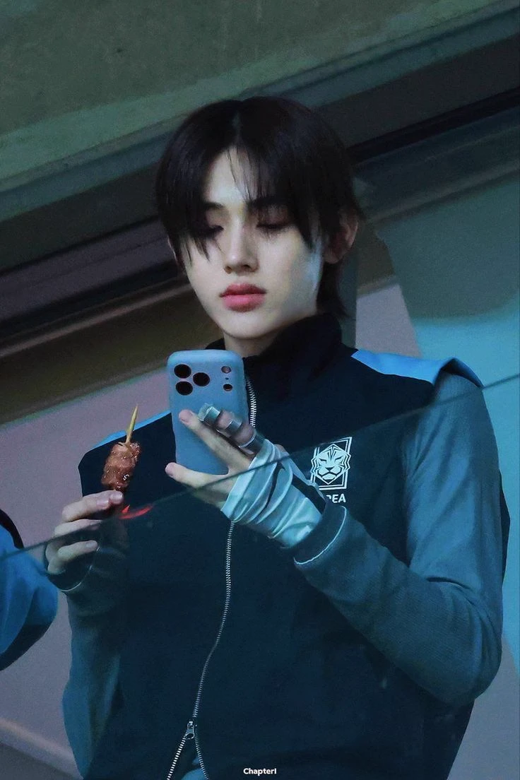 EOM SEONGHYEON thumbnail