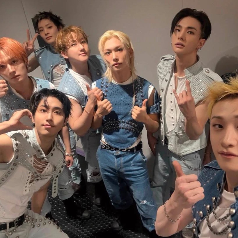 STRAY KIDS thumbnail