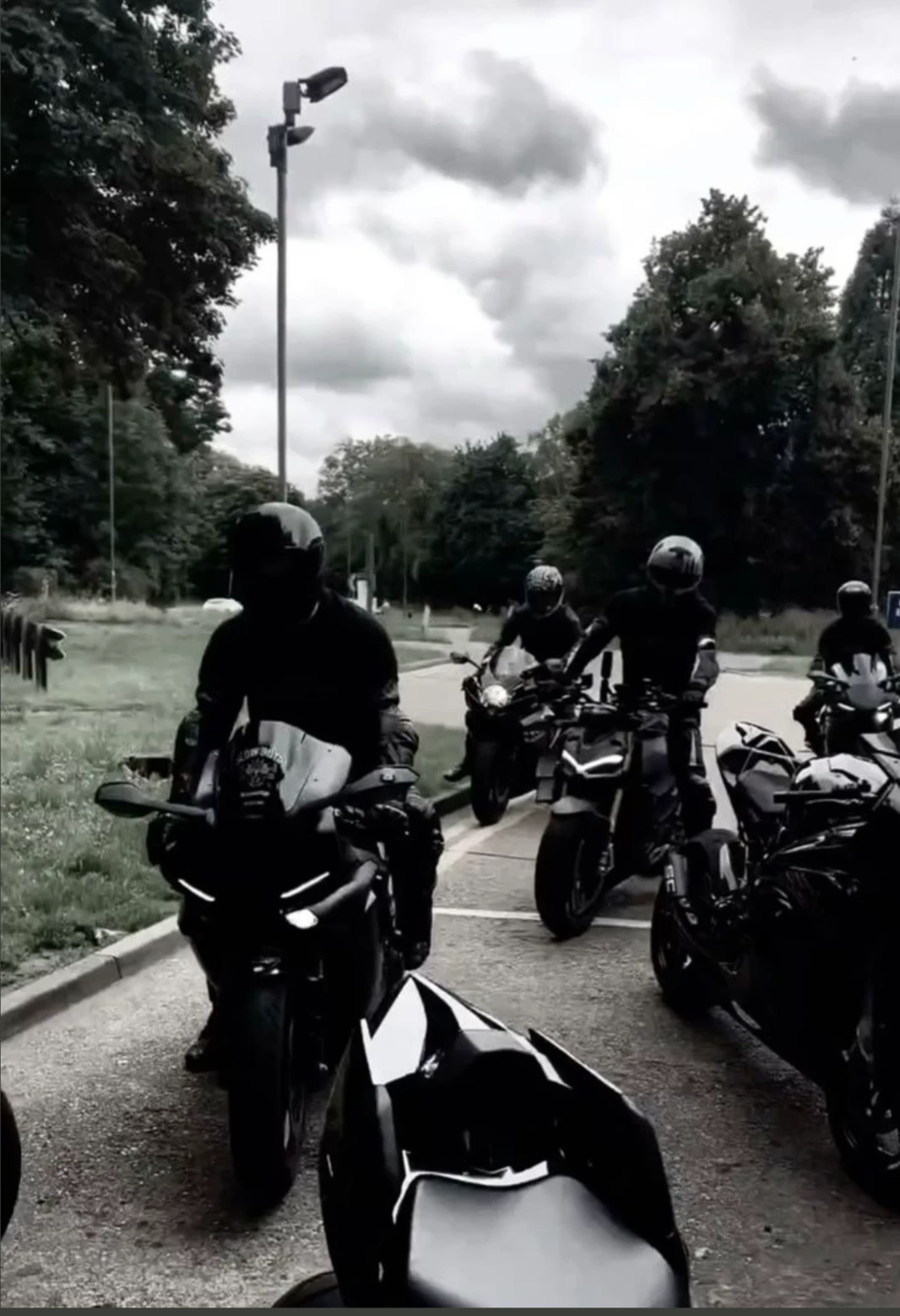 THE BIKER GANG🌷🔥💯💫 thumbnail