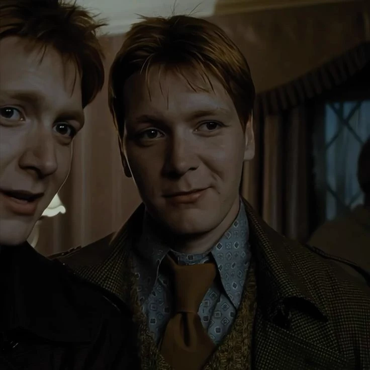 Fred and George Weasley thumbnail
