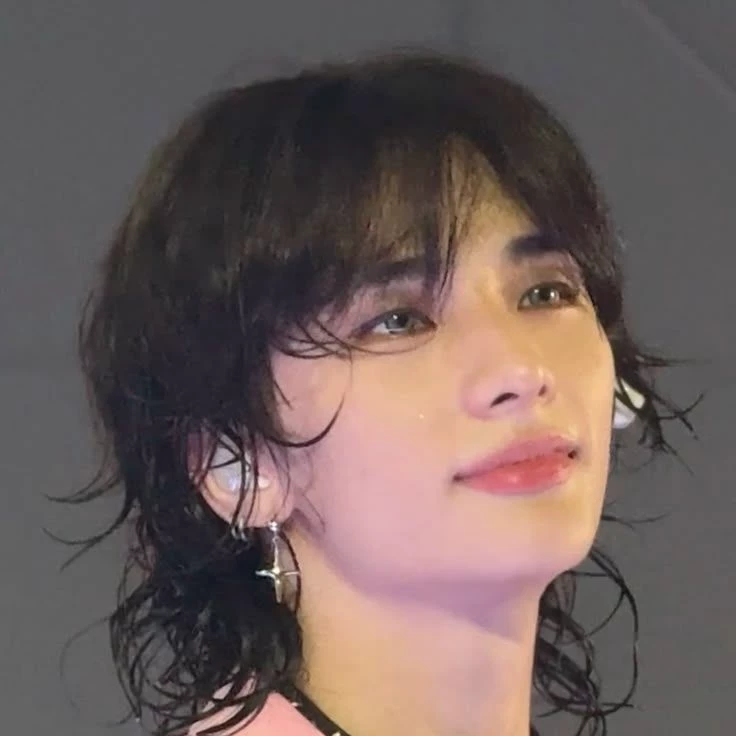 Hwang Hyunjin thumbnail