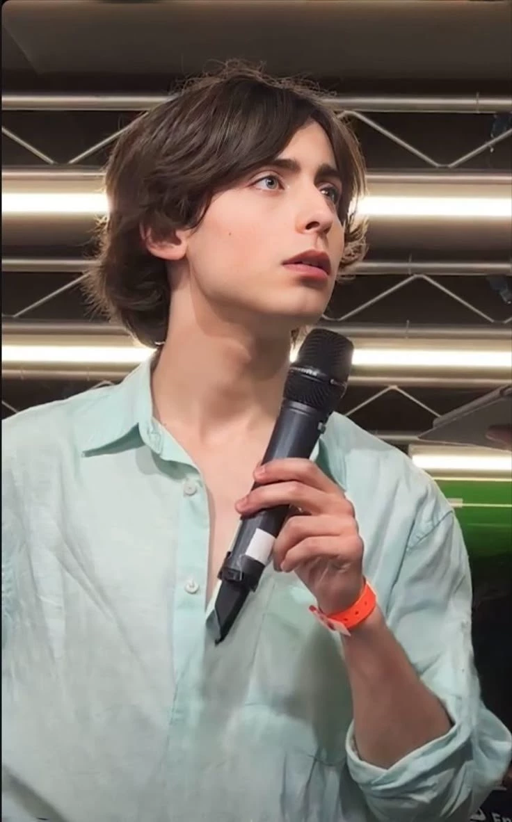Aidan gallagher thumbnail