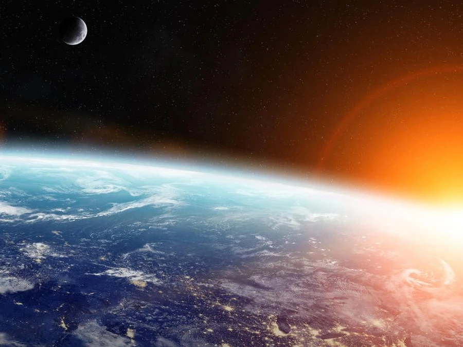 E 35 Earth thumbnail