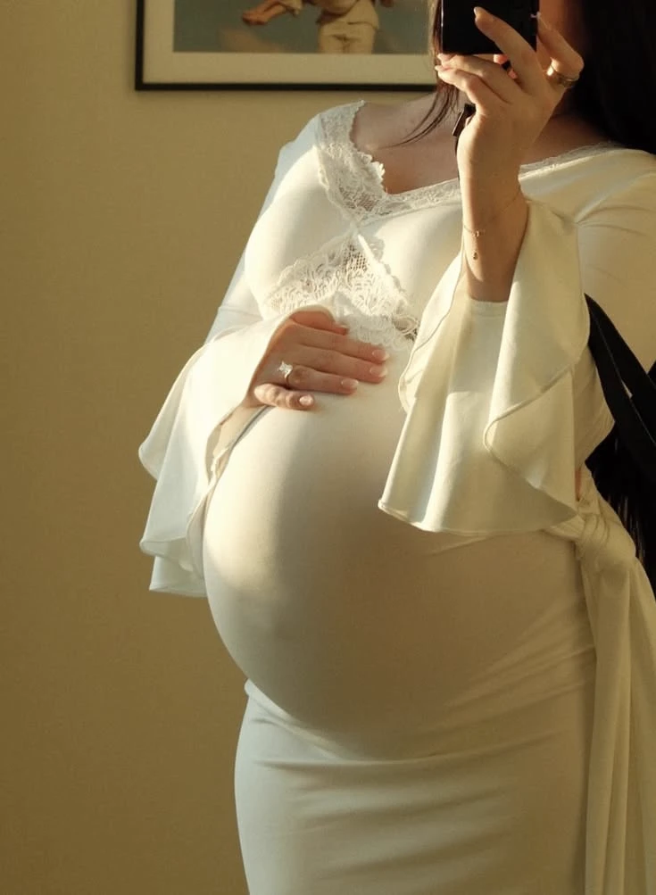Pregnant during the military dictatorship. thumbnail
