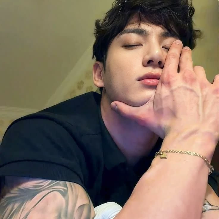 Jeon Jungkook thumbnail