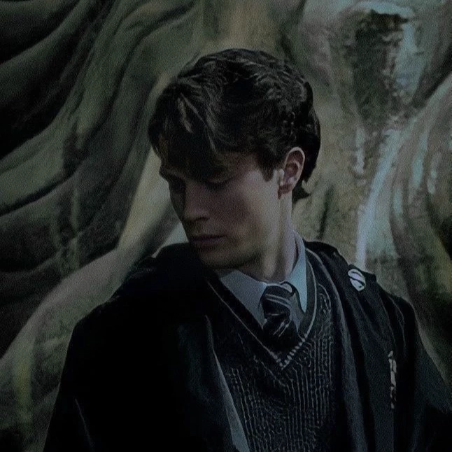 Tom Marvolo Riddle thumbnail