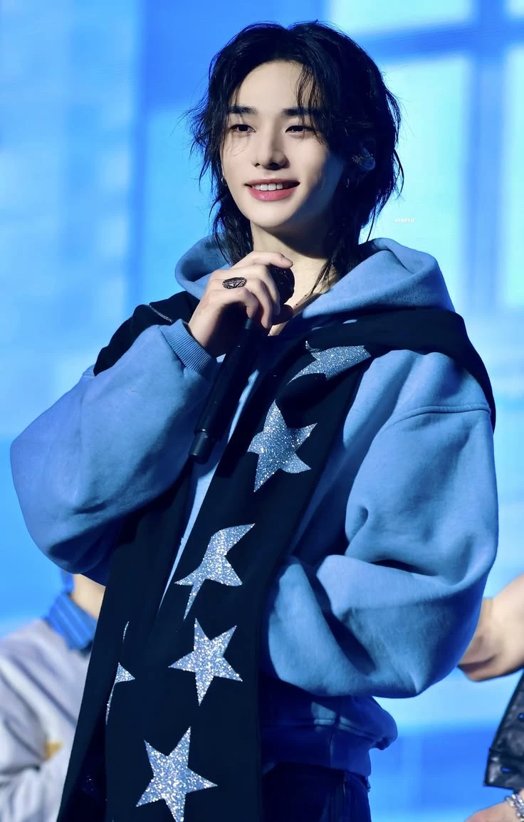 hyunjin thumbnail